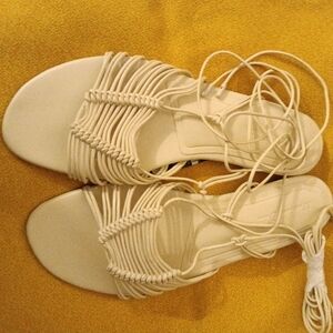 Massimi Dutti sandals Size 9 US, Cream color